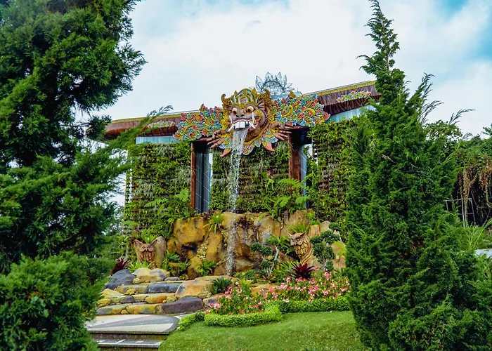 Lodge The Blooms
